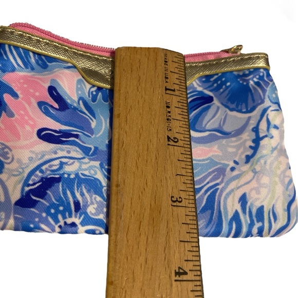 Lilly Pulitzer Pink and Blue Key Card Holder with Tropical Print - Picture 5 of 6